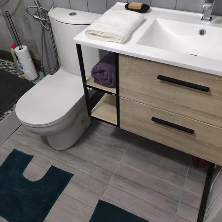 Appartement Studio Independant Dans Un Maison *