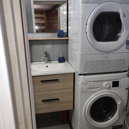 Studio Independant Dans Un Maison
